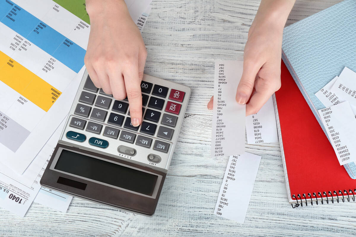 医我看丨光脚踩地补阳气、玩泥巴养脾胃，这些“接地气”养生法靠谱吗？